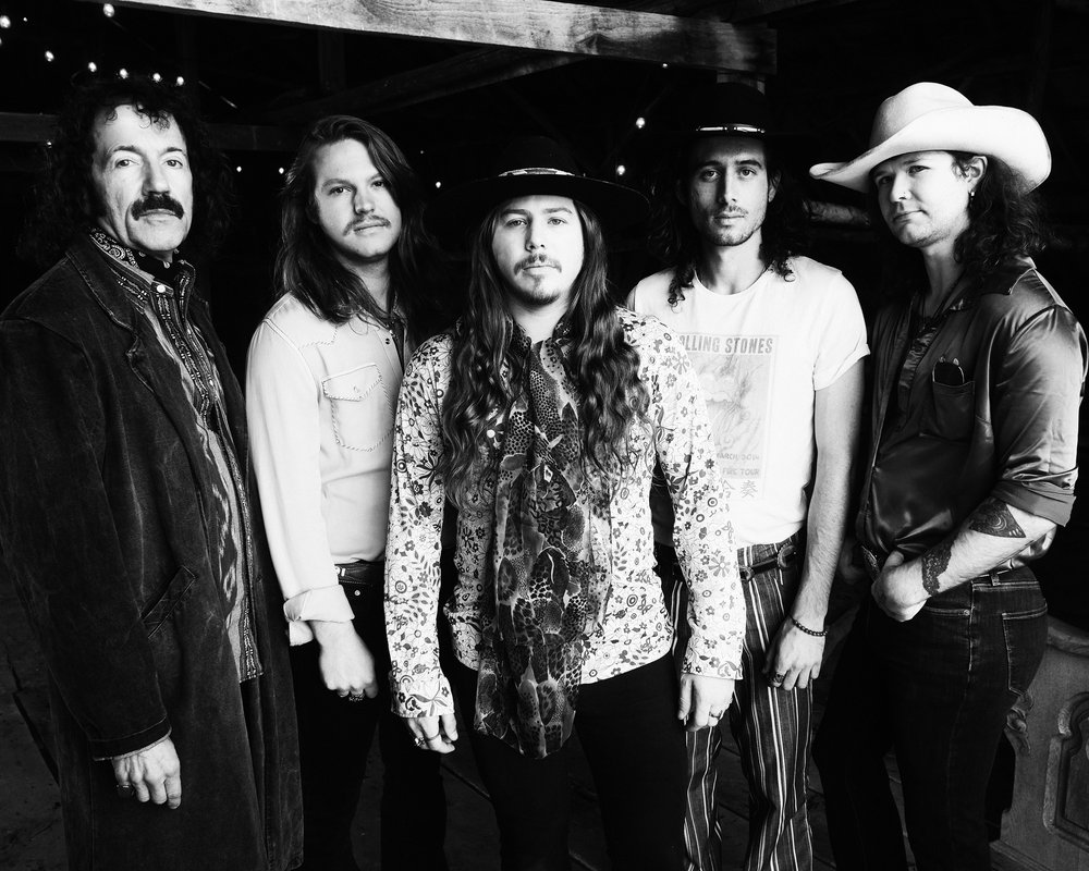 HIPPIES & COWBOYS